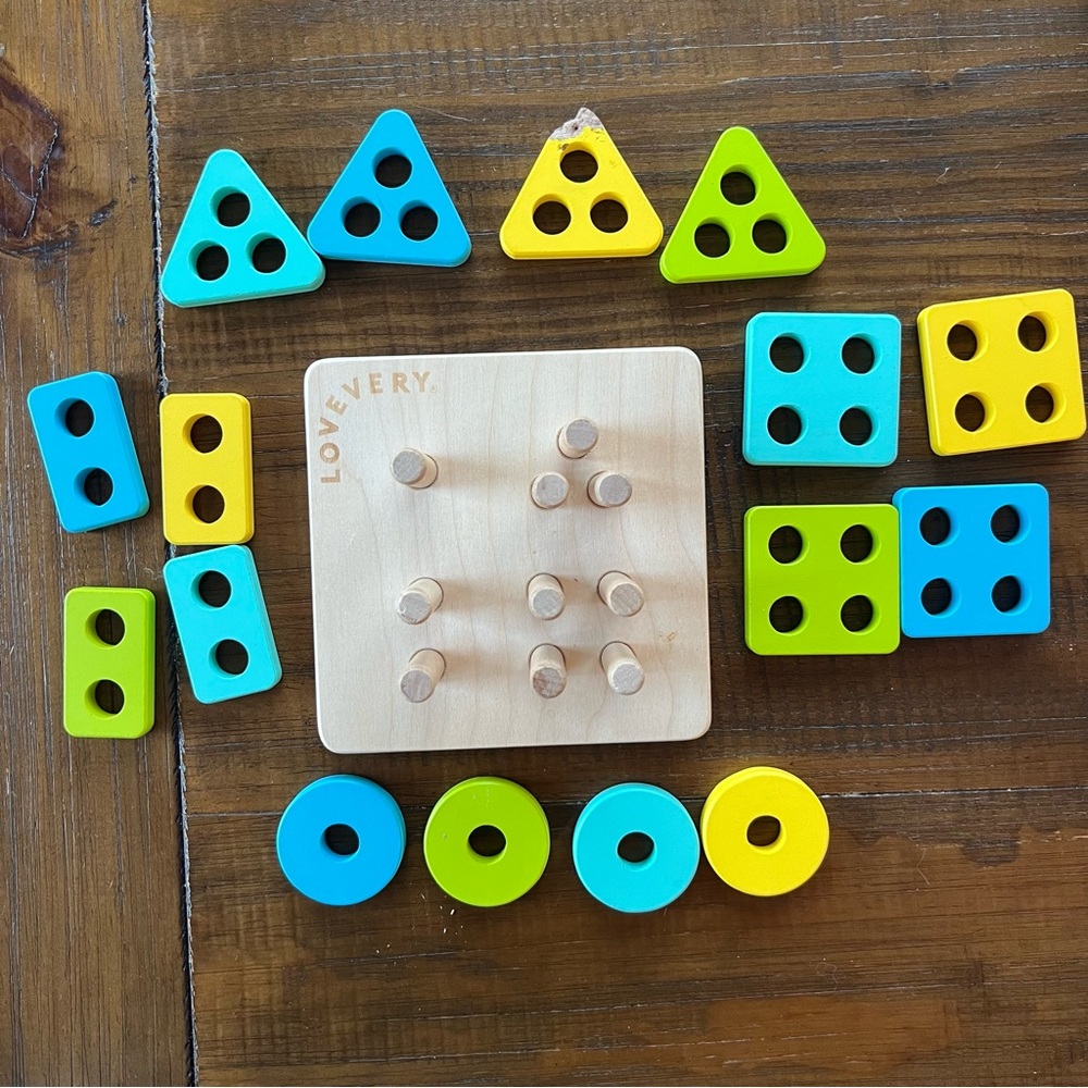 Lovevery Montessori Toy sort and stack peg puzzle Colorful Wooden Shape Sorting